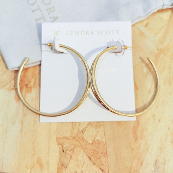 NEW Kendra Scott Selena Hoop Earrings Vintage Gold - Picture 3 of 3